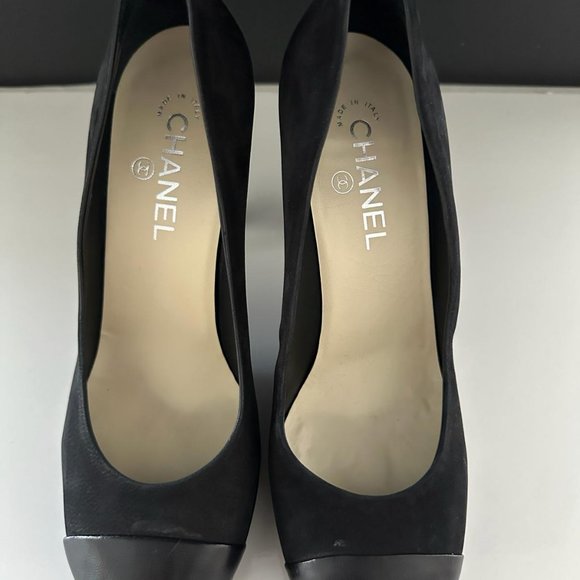 Chanel Classic Leather and Suede Platform Pump - Picture 3 of 6